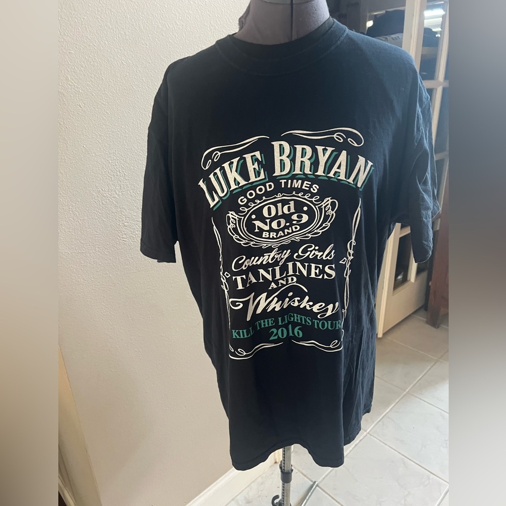 Luke Bryan 2016 tour T-Shirt by fruit of the loom size XL